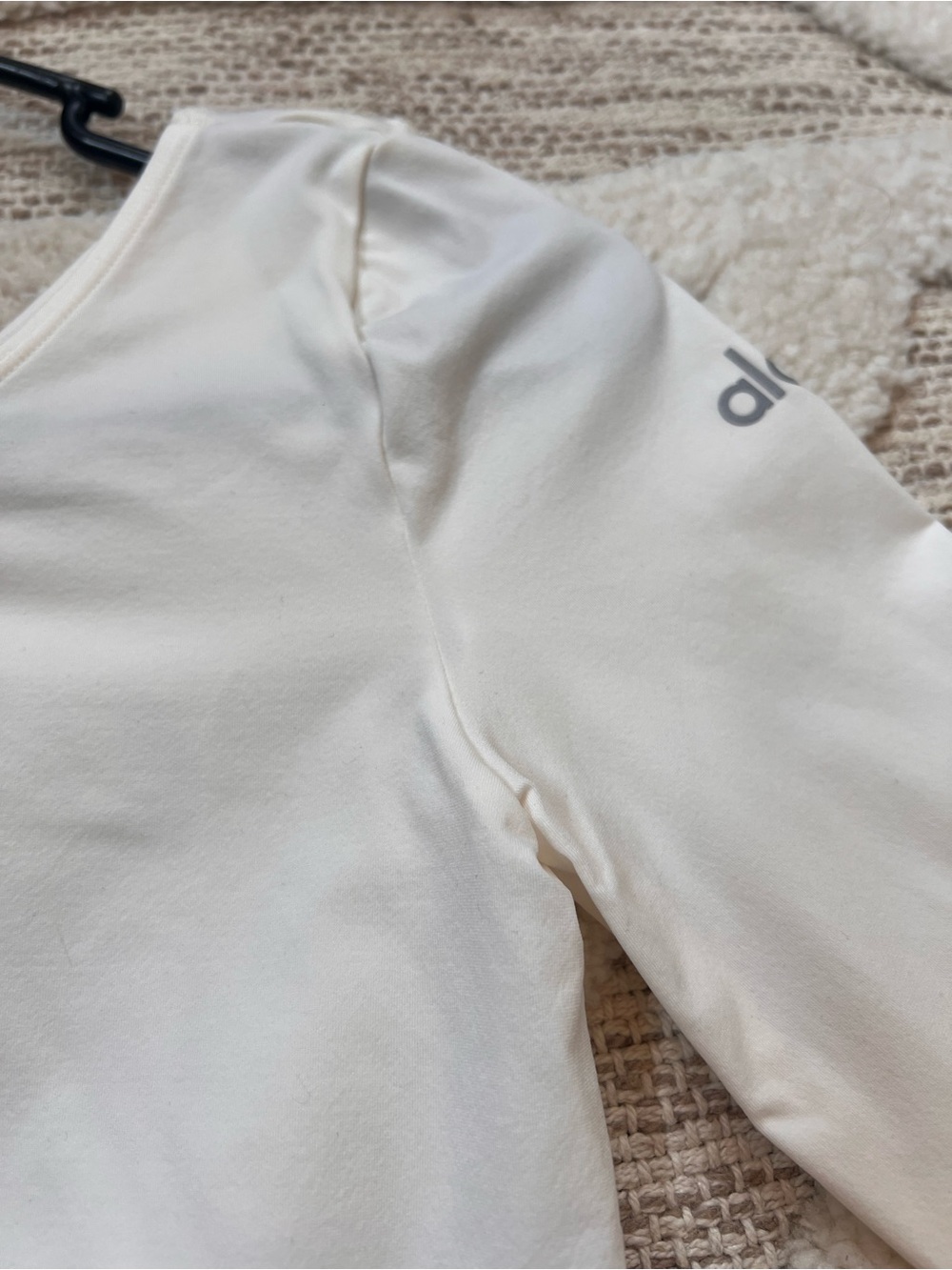 ALO Asymmetric Sheer Glow Long Sleeve XS Ivory Cream - Picture 4 of 12